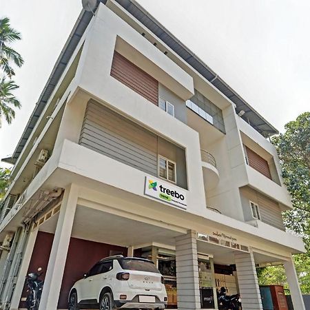 Sreepathi Nirmalyam 400 Mts From Guruvayoor Temple Guruvāyūr Exterior foto