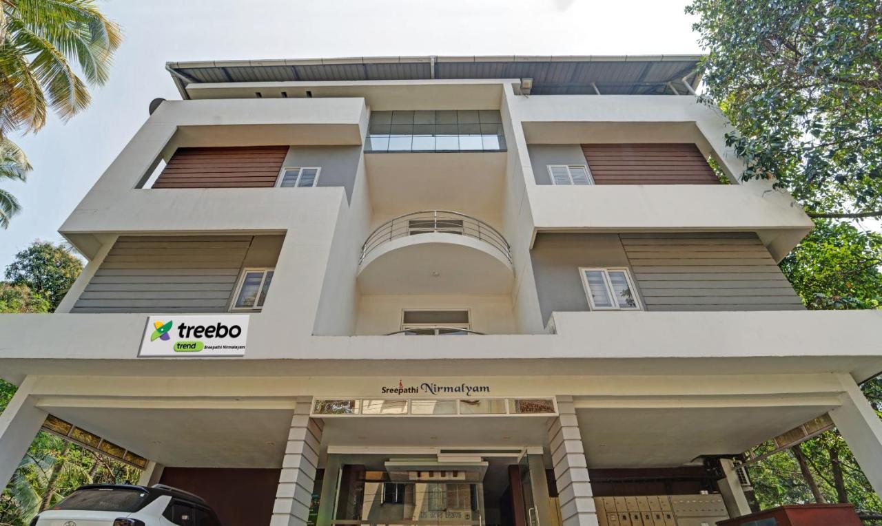Sreepathi Nirmalyam 400 Mts From Guruvayoor Temple Guruvāyūr Exterior foto